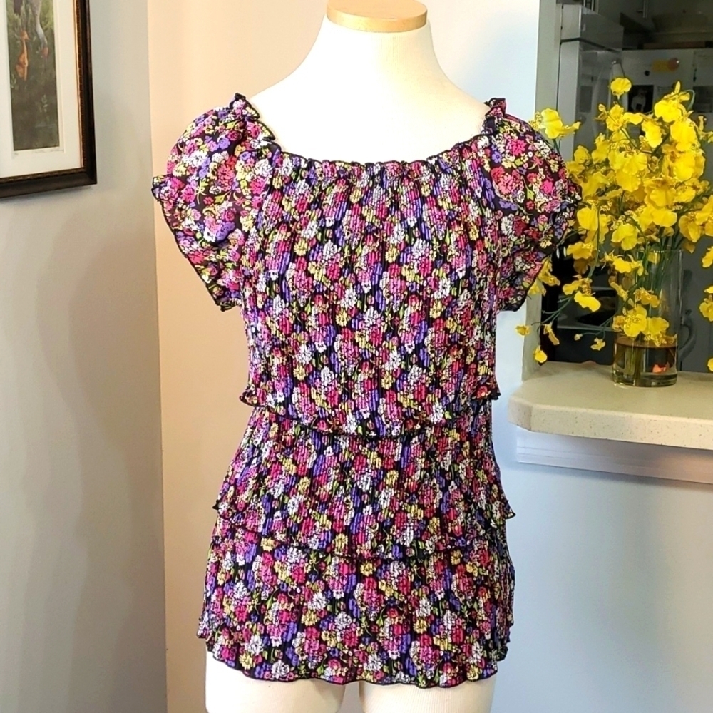 Piano, Womens top, three layers of pintucks‎ pleats. Short sleeves size XL. Y2K